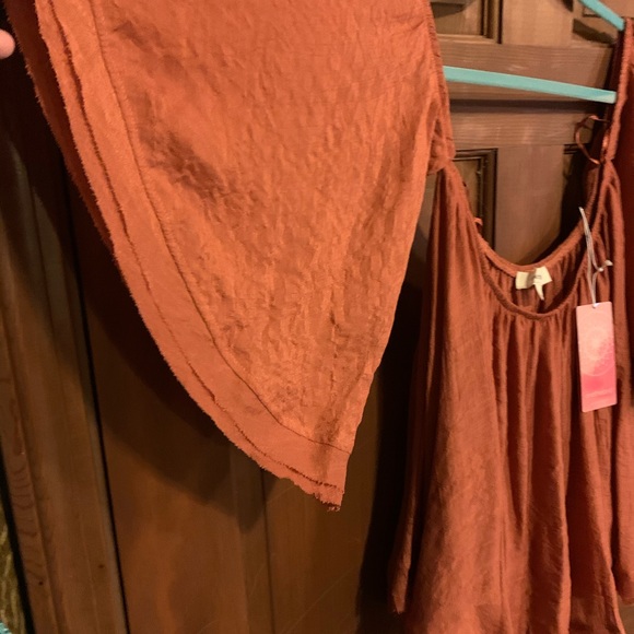 Burnt Orange Beautiful Top!!! Brand Onetheland - Picture 2 of 2